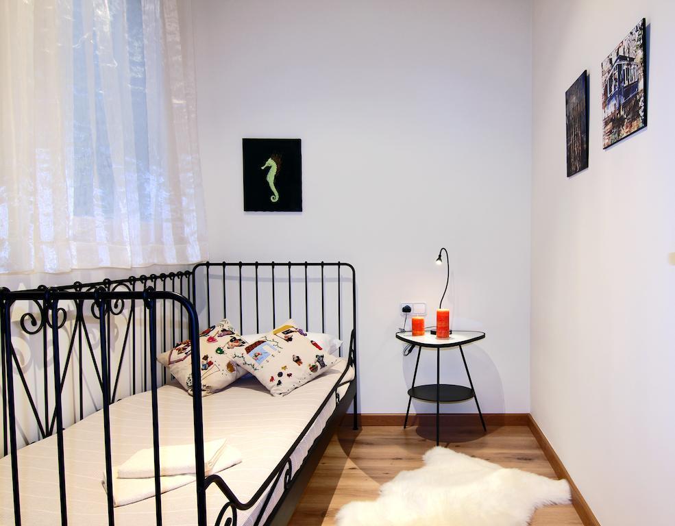 Classbedroom Gaudi Apartments บาร์เซโลนา ห้อง รูปภาพ