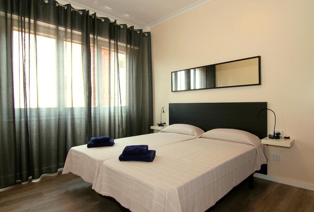 Classbedroom Gaudi Apartments บาร์เซโลนา ห้อง รูปภาพ